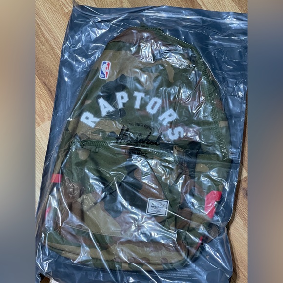NWT Officially Licensed Toronto Raptors Herschel Supply Co. Backpack - Picture 6 of 6